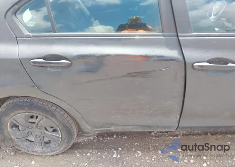 2015 Honda Civic Lx z USA, uszkodzony, nr VIN 19XFB2F55FE260686